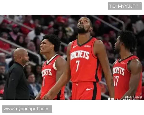 开拓者与休斯敦火箭激战正酣谁能在NBA赛场上笑到最后
